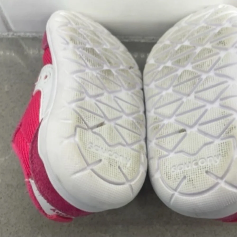 Saucony gently worn